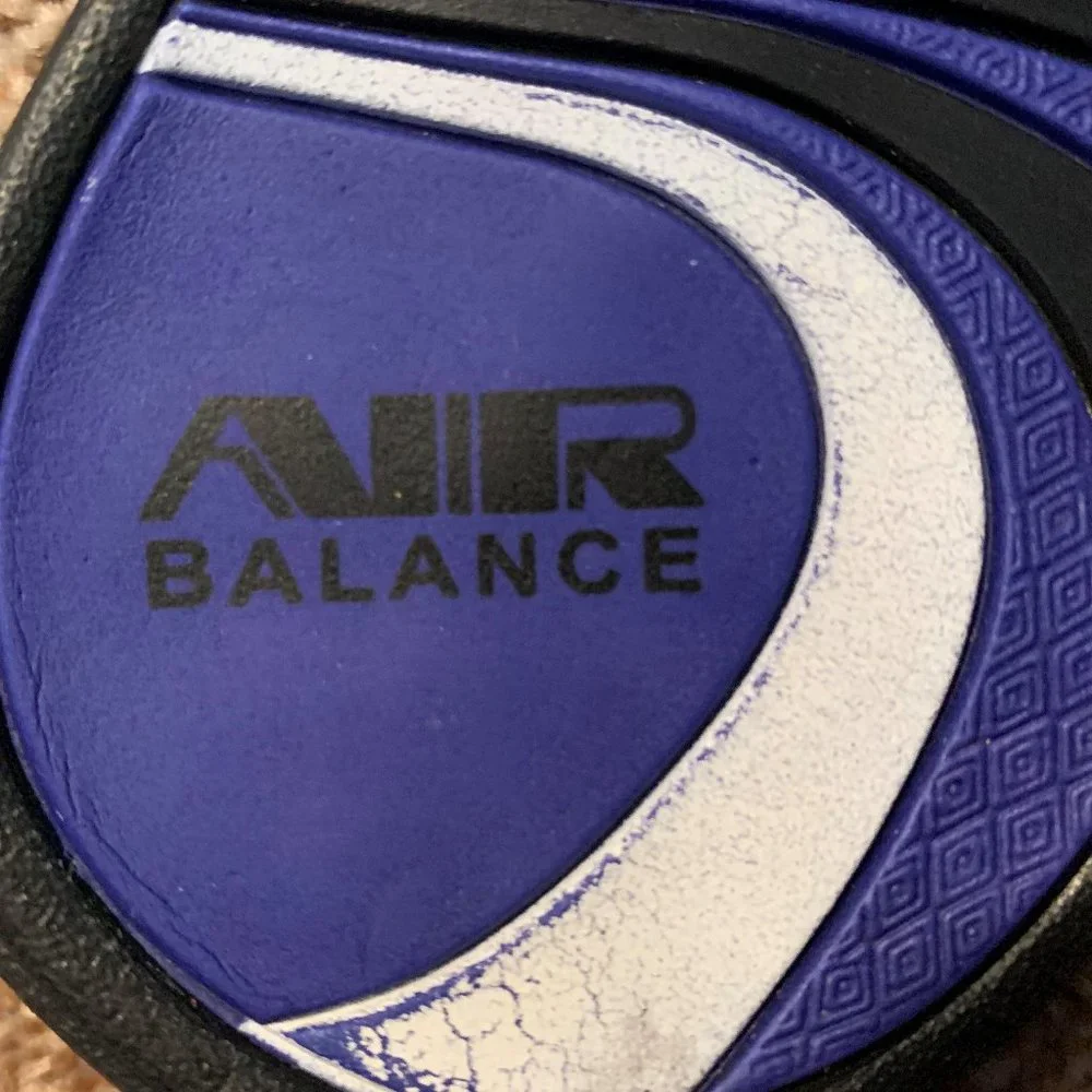 Air Balance blue flip flops